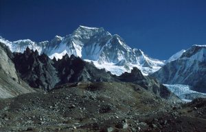 Gyachung Kang lies on the Nepal-Tibet border