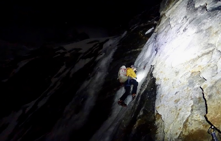 Maarten van Haeren leading thin ice at 5,900m.
