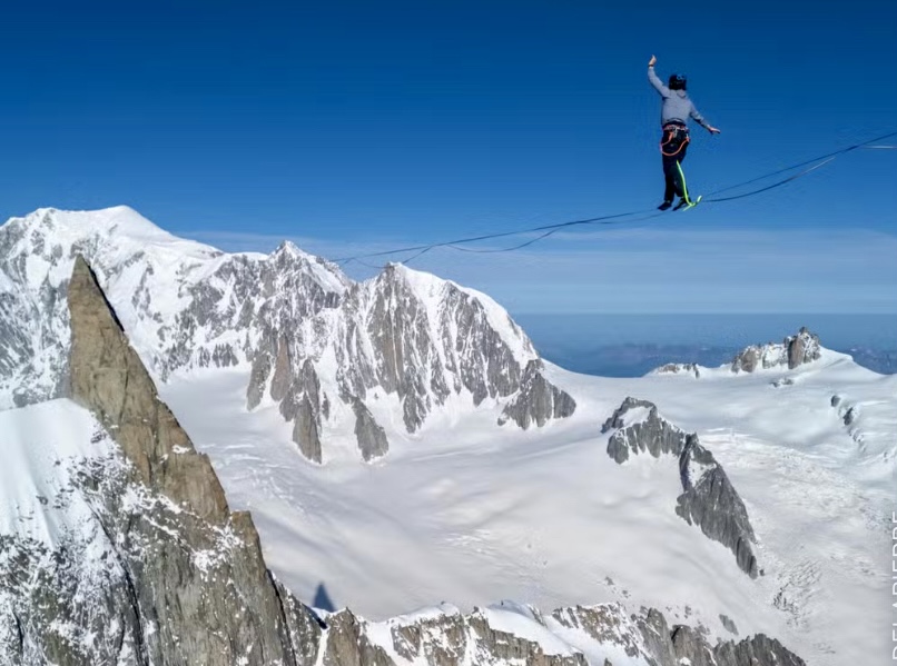 Crossing at around 4,000m. 