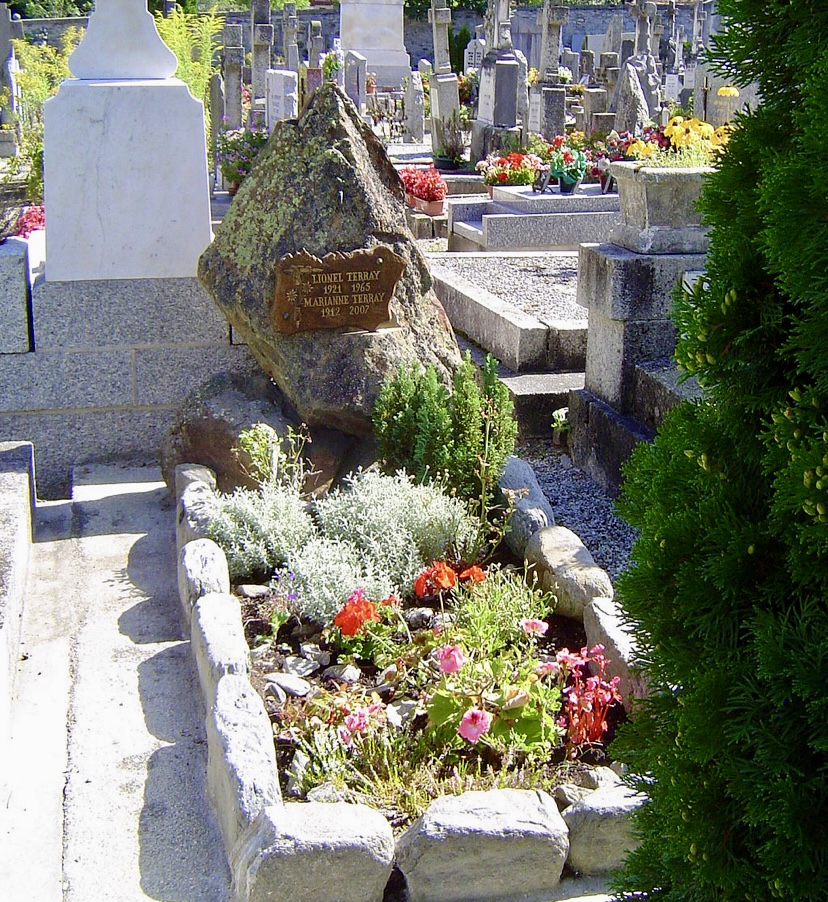 Lionel Terray's tomb in the cemetery of Chamonix. 