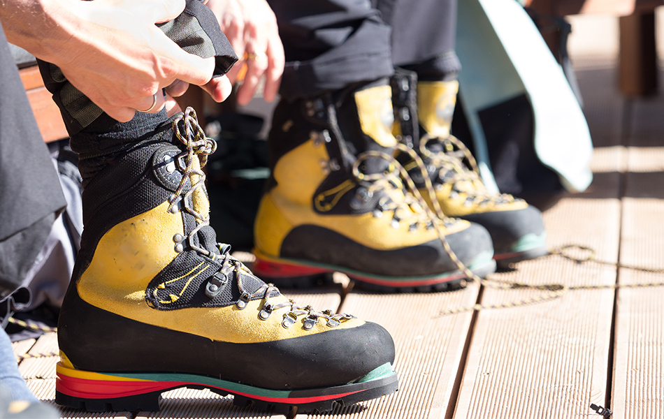 mountaineering boots