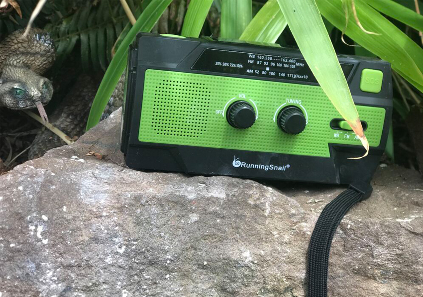 runningsnail emergency crank radio