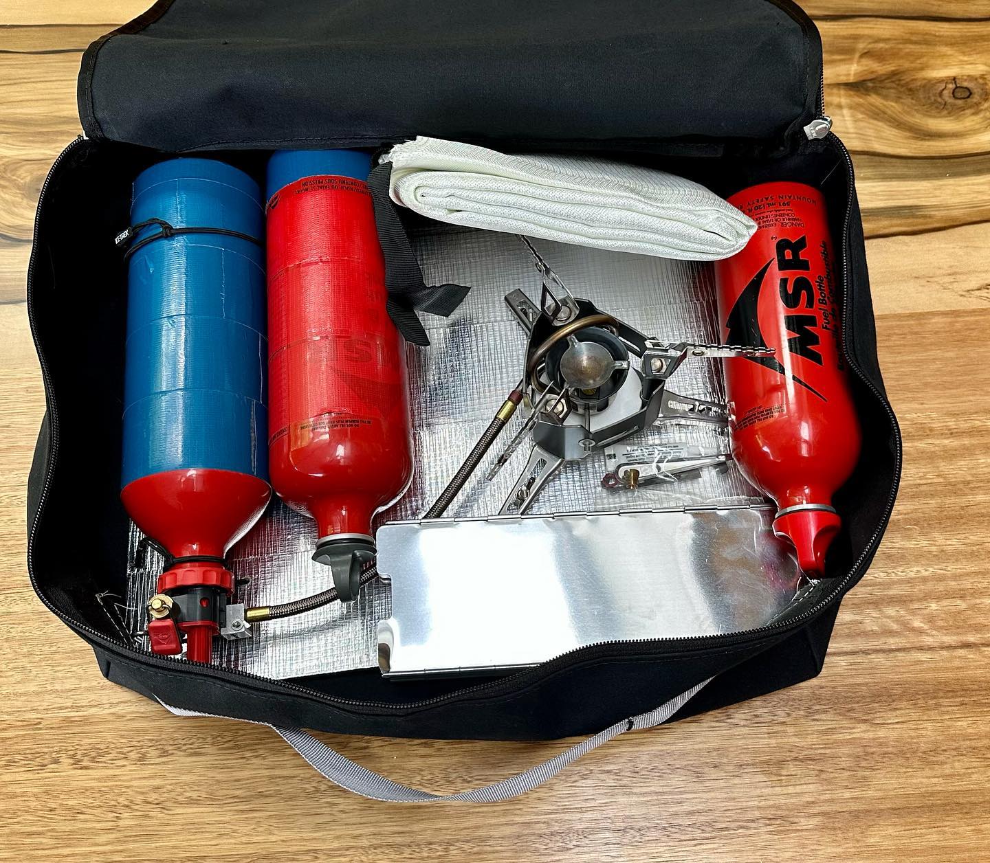 Stove bag and gas.